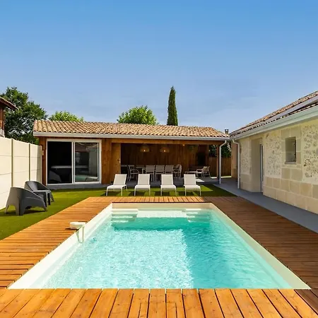 Villa Familiale Avec Piscine Et Salle De Jeux *