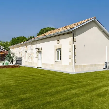 Familiale Avec Piscine Et Salle De Jeux